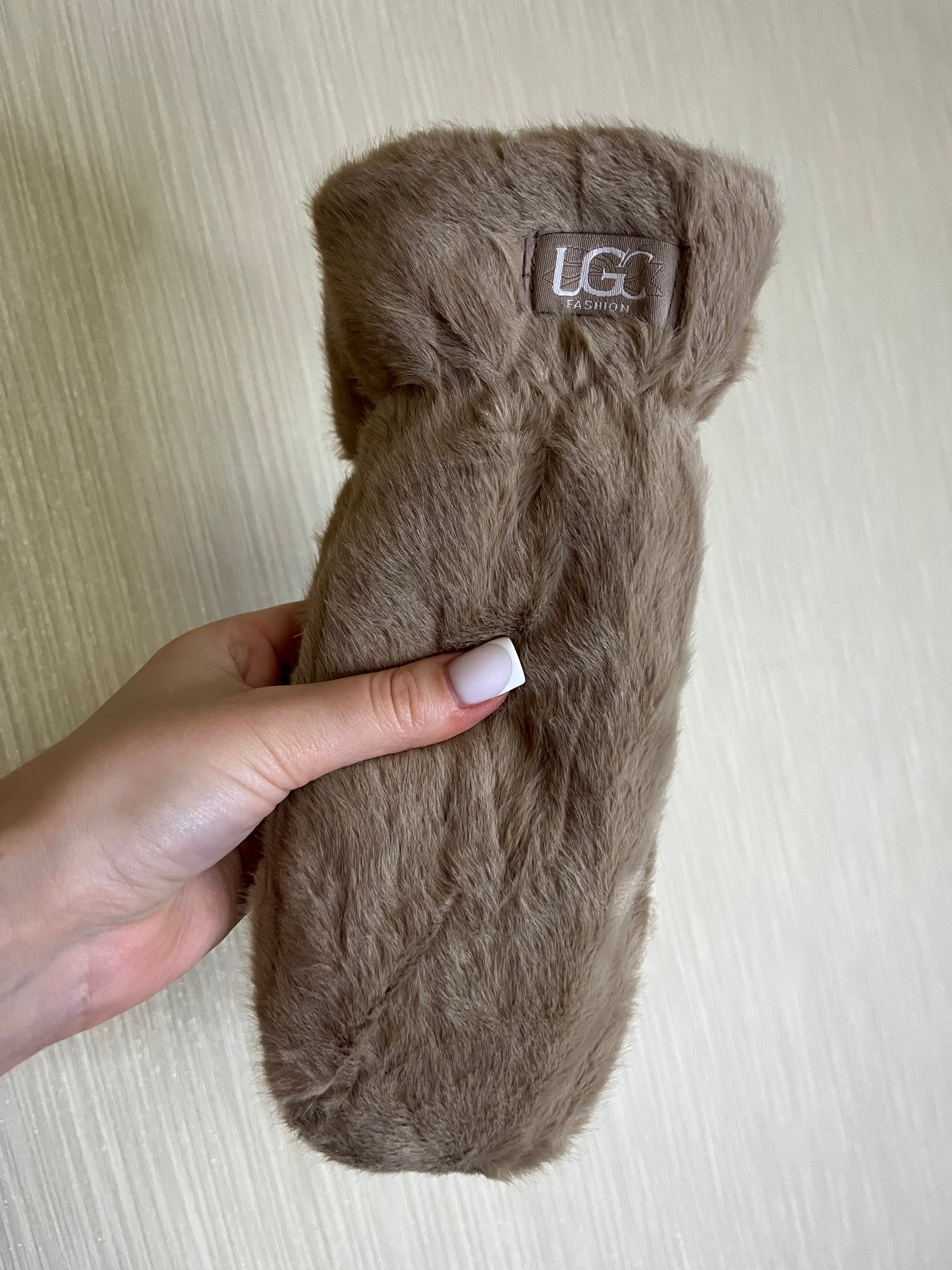 UGC Kumštinės pirštinės